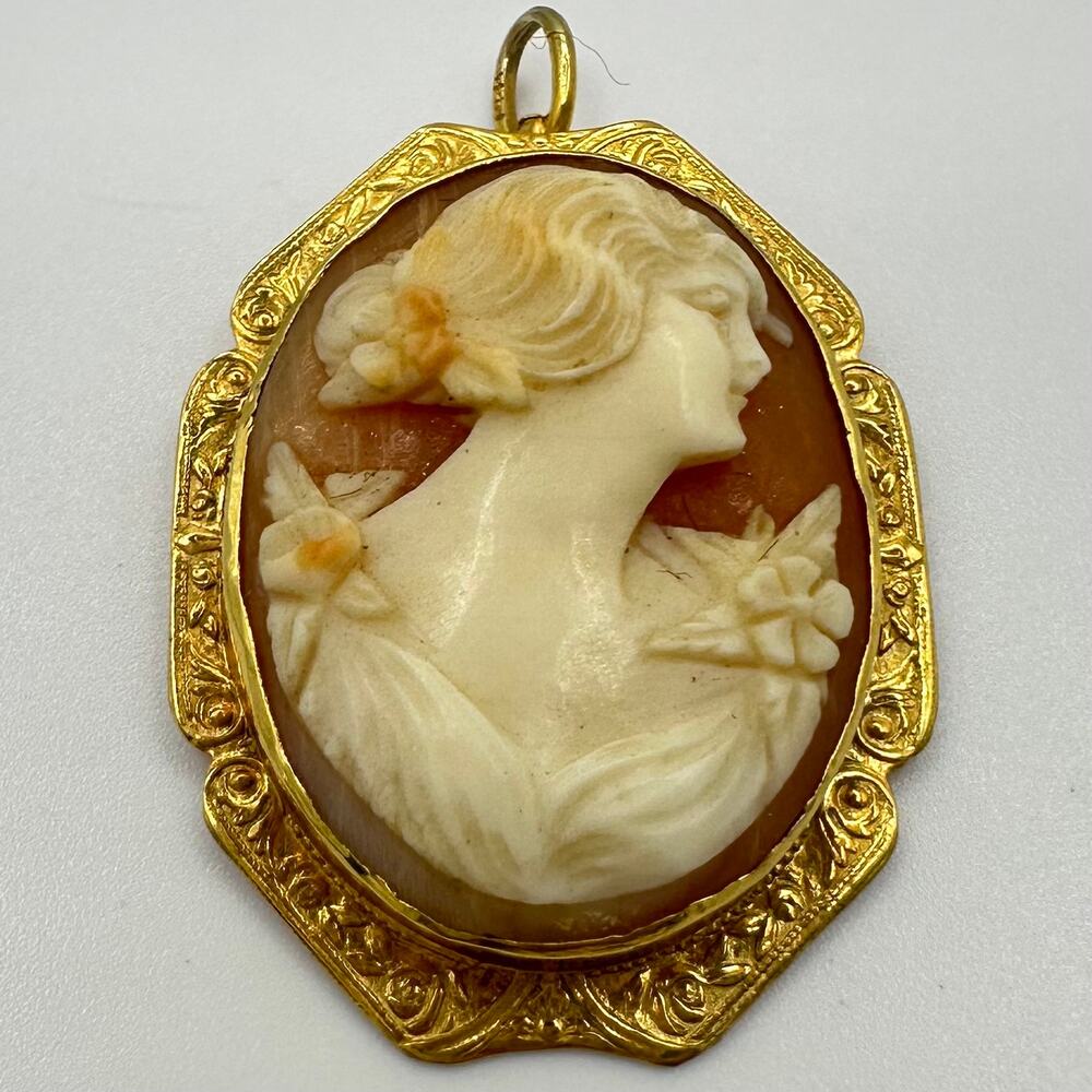 Antique Edwardian 1900s 1910s solid 14kt yellow gold carved shell cameo pendant